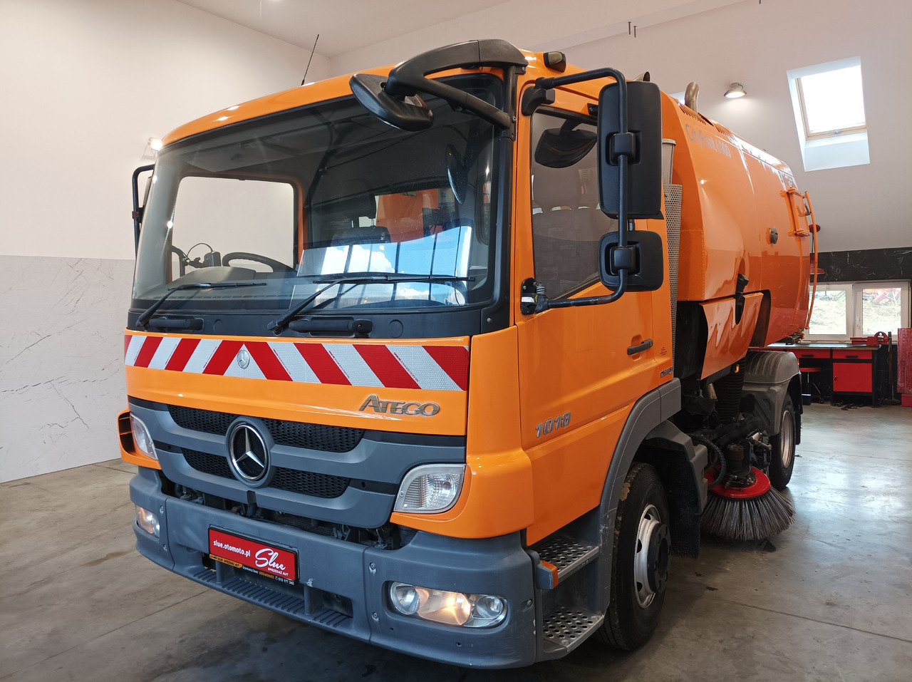MERCEDES-BENZ Atego 1018 Zamiatarka Kehrmaschine BUCHER Szczotki L/R PM10 2 Silniki 2012r - 거리 청소 차량 : 사진 2 MERCEDES-BENZ Atego 1018 Zamiatarka Kehrmaschine BUCHER Szczotki L/R PM10 2 Silniki 2012r - 거리 청소 차량 : 사진 2