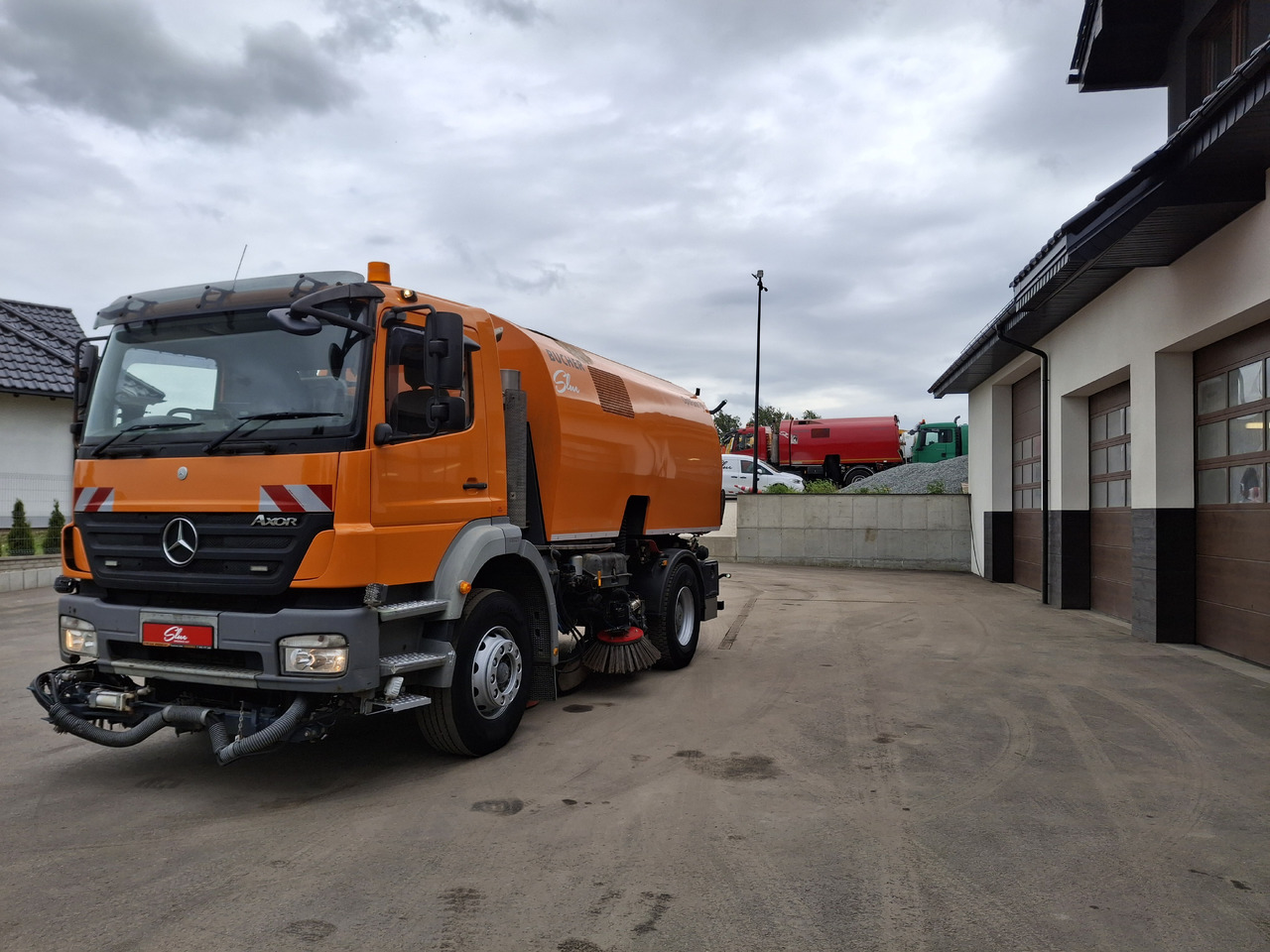 MERCEDES-BENZ Axor 1823 Zamiatarka Kehrmaschine BUCHER 2 Motoren Szczotki L/R Sweeper - 거리 청소 차량 : 사진 2 MERCEDES-BENZ Axor 1823 Zamiatarka Kehrmaschine BUCHER 2 Motoren Szczotki L/R Sweeper - 거리 청소 차량 : 사진 2