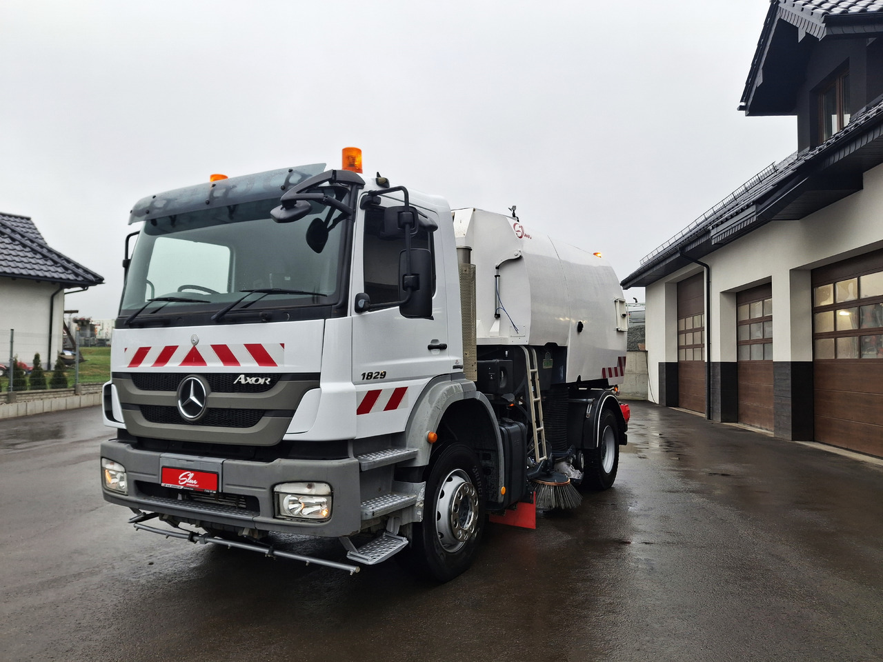 MERCEDES-BENZ Axor 1829 Zamiatarka Kehrmaschine Johnston 2 Motoren Karcher L/R - 거리 청소 차량 : 사진 2 MERCEDES-BENZ Axor 1829 Zamiatarka Kehrmaschine Johnston 2 Motoren Karcher L/R - 거리 청소 차량 : 사진 2