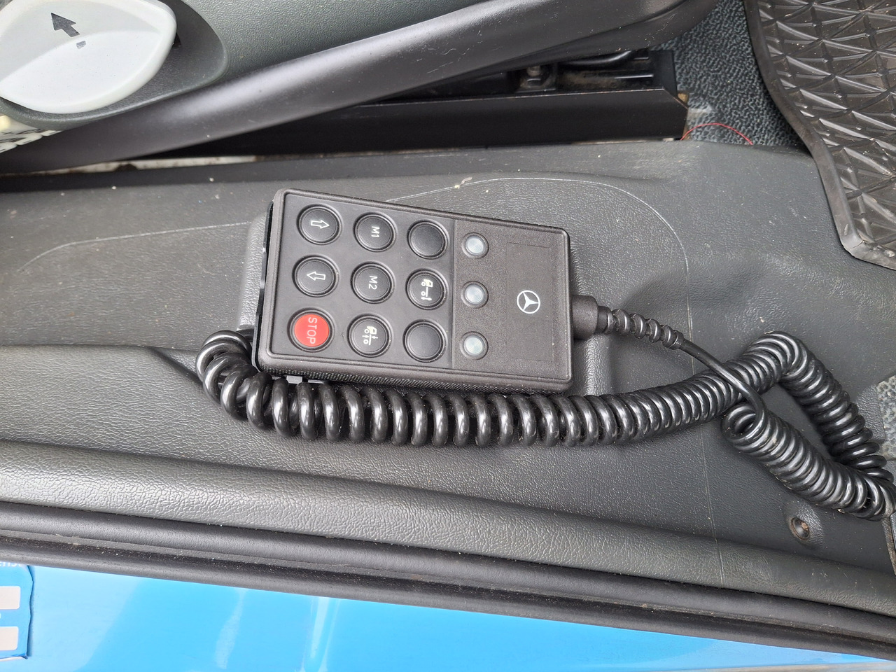 리스 Mercedes-Benz Axor 1829 PM10 Zamiatarka Kehrmaschine FAUN Mercedes-Benz Axor 1829 PM10 Zamiatarka Kehrmaschine FAUN : 사진 22 리스 Mercedes-Benz Axor 1829 PM10 Zamiatarka Kehrmaschine FAUN Mercedes-Benz Axor 1829 PM10 Zamiatarka Kehrmaschine FAUN : 사진 22