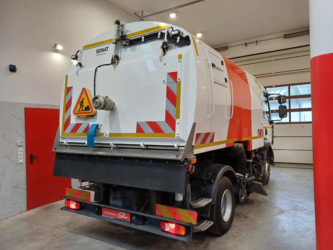 RENAULT D12 Zamiatarka Kehrmaschine 2 Motoren SEMAT Zoeller Szczotki L/R Euro 6 PM10 2017r - 거리 청소 차량 : 사진 4 RENAULT D12 Zamiatarka Kehrmaschine 2 Motoren SEMAT Zoeller Szczotki L/R Euro 6 PM10 2017r - 거리 청소 차량 : 사진 4
