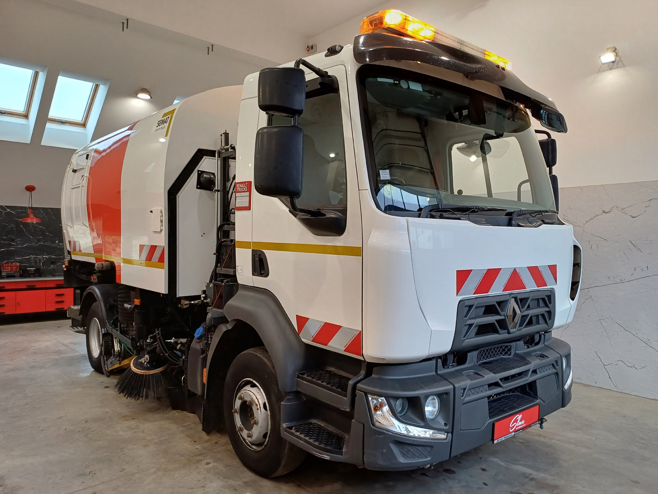 RENAULT D12 Zamiatarka Kehrmaschine 2 Motoren SEMAT Zoeller Szczotki L/R Euro 6 PM10 2017r - 거리 청소 차량 : 사진 1 RENAULT D12 Zamiatarka Kehrmaschine 2 Motoren SEMAT Zoeller Szczotki L/R Euro 6 PM10 2017r - 거리 청소 차량 : 사진 1