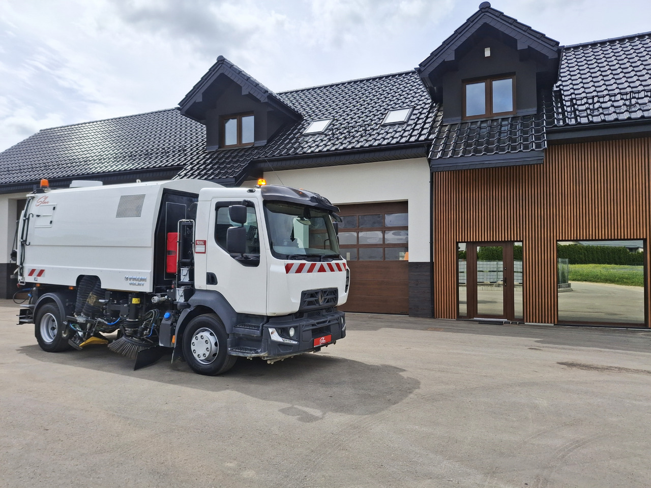 RENAULT D16 Zamiatarka Kehrmaschine FAUN Euro 6 PM10 Szczotki L/R Karcher Rura Do Liści 2 Motoren - 거리 청소 차량 : 사진 1 RENAULT D16 Zamiatarka Kehrmaschine FAUN Euro 6 PM10 Szczotki L/R Karcher Rura Do Liści 2 Motoren - 거리 청소 차량 : 사진 1