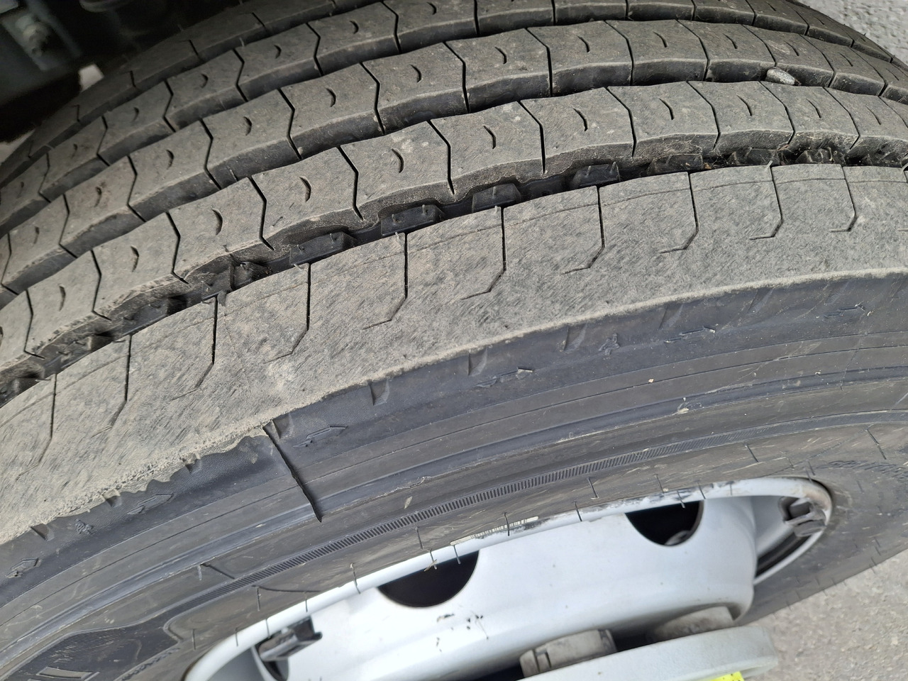 리스 Renault D16 Renault D16 : 사진 16