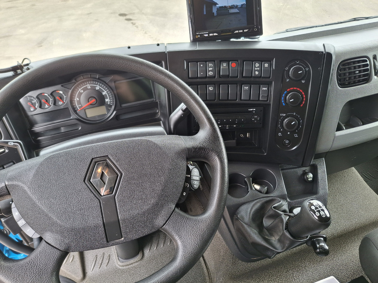 리스 Renault D16 Renault D16 : 사진 24