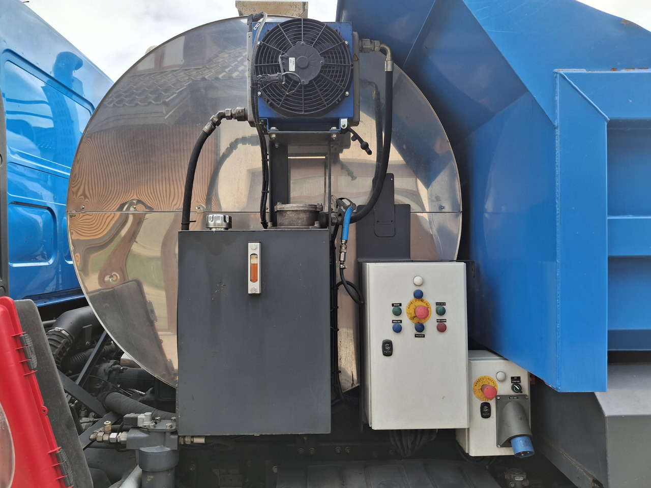 리스 Renault D16 Renault D16 : 사진 6