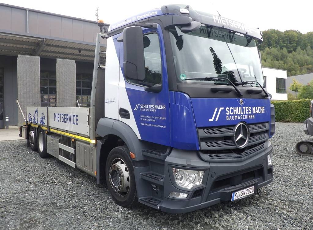 Mercedes-Benz Antos 2533 L Maschinentransporter - 자동 운반 장치 트럭 : 사진 4 Mercedes-Benz Antos 2533 L Maschinentransporter - 자동 운반 장치 트럭 : 사진 4