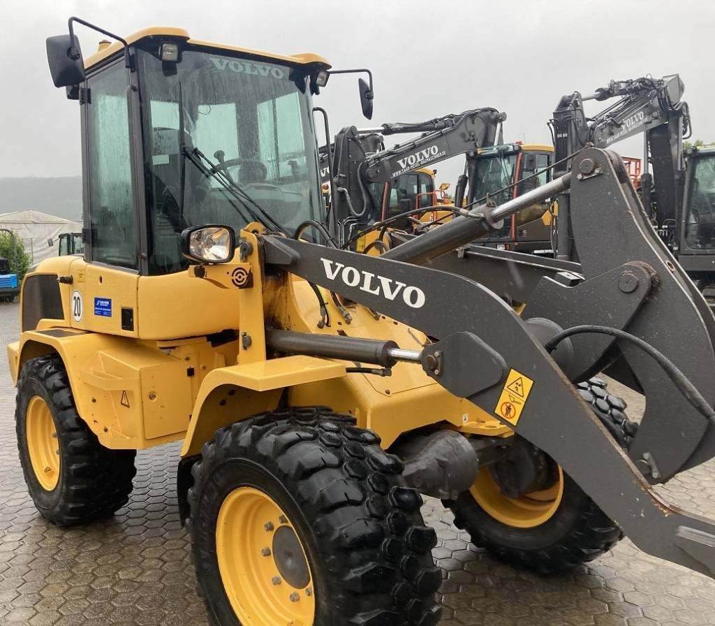 Volvo L 30 G - 휠 로더 : 사진 2 Volvo L 30 G - 휠 로더 : 사진 2
