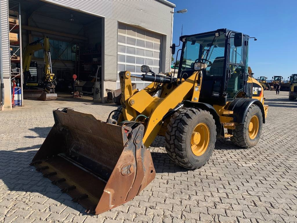 CAT 908M - 휠 로더 : 사진 1 CAT 908M - 휠 로더 : 사진 1
