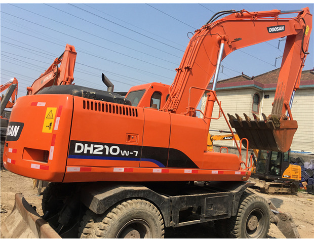 2018 Doosan DH210 - 휠 굴삭기 : 사진 2 2018 Doosan DH210 - 휠 굴삭기 : 사진 2