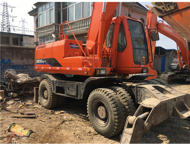 2018 Doosan DH210 - 휠 굴삭기 : 사진 4 2018 Doosan DH210 - 휠 굴삭기 : 사진 4