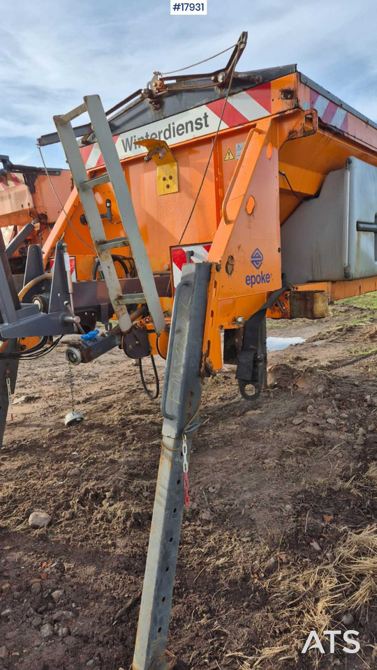 모래/ 소금 살포기 EPOKE SH3401 5m3 sand/salt spreader (2007) : 사진 8