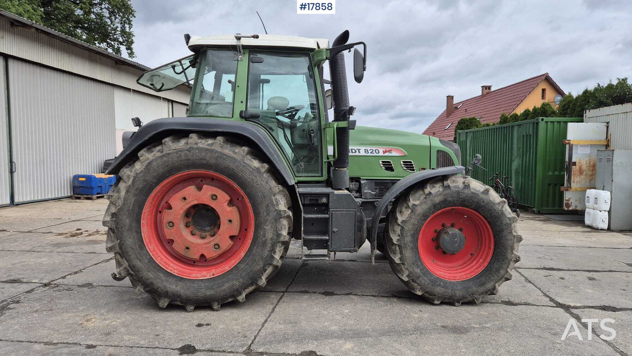 FENDT 820 VARIO TMS agricultural tractor (2011) - 장궤형 트랙터 : 사진 5 FENDT 820 VARIO TMS agricultural tractor (2011) - 장궤형 트랙터 : 사진 5