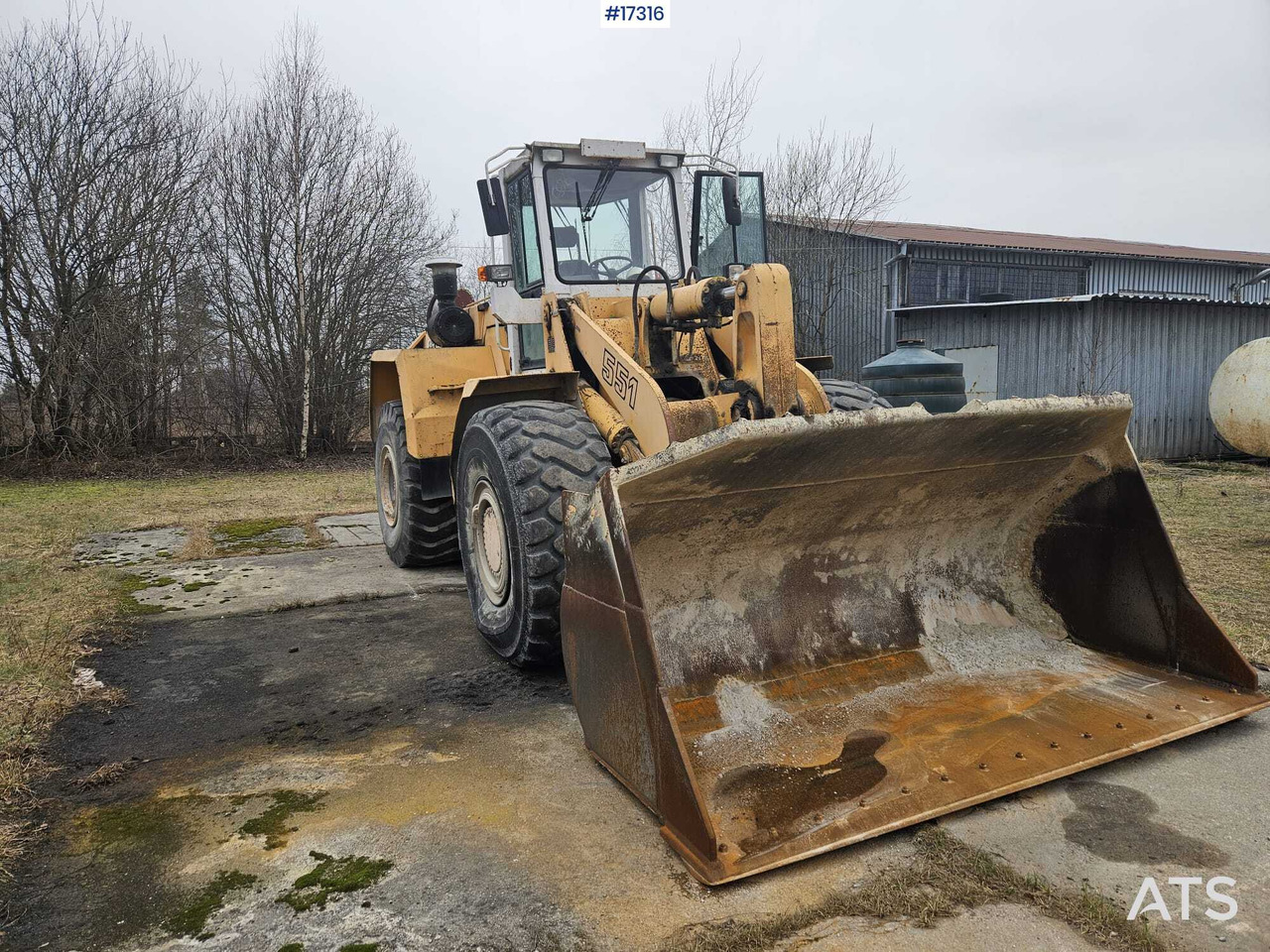 LIEBHERR L551 wheel loader (1995) - 휠 로더 : 사진 3 LIEBHERR L551 wheel loader (1995) - 휠 로더 : 사진 3