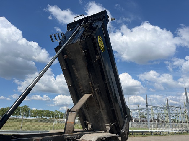 2006 MAN TGA41.430 8x8 Twin-Steer Sleeper Tri/A Dump Truck - 덤프트럭 : 사진 3 2006 MAN TGA41.430 8x8 Twin-Steer Sleeper Tri/A Dump Truck - 덤프트럭 : 사진 3