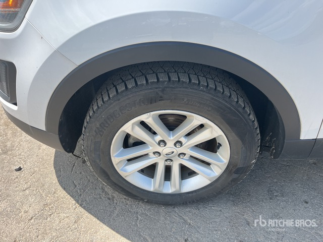 2015 Ford Explorer Base 3.5 4WD SUV - SUV : 사진 4 2015 Ford Explorer Base 3.5 4WD SUV - SUV : 사진 4