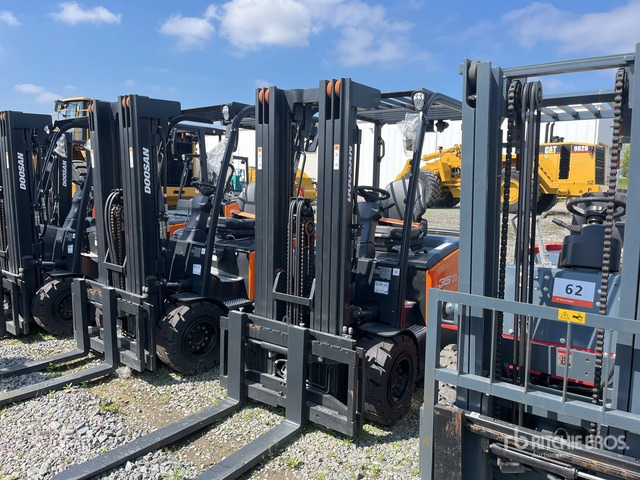 2024 Doosan B35X-7 PLUS MAST - FFT, MFH 4380, OAL (Unused) Electric Forklift - 전기 지게차 : 사진 1 2024 Doosan B35X-7 PLUS MAST - FFT, MFH 4380, OAL (Unused) Electric Forklift - 전기 지게차 : 사진 1