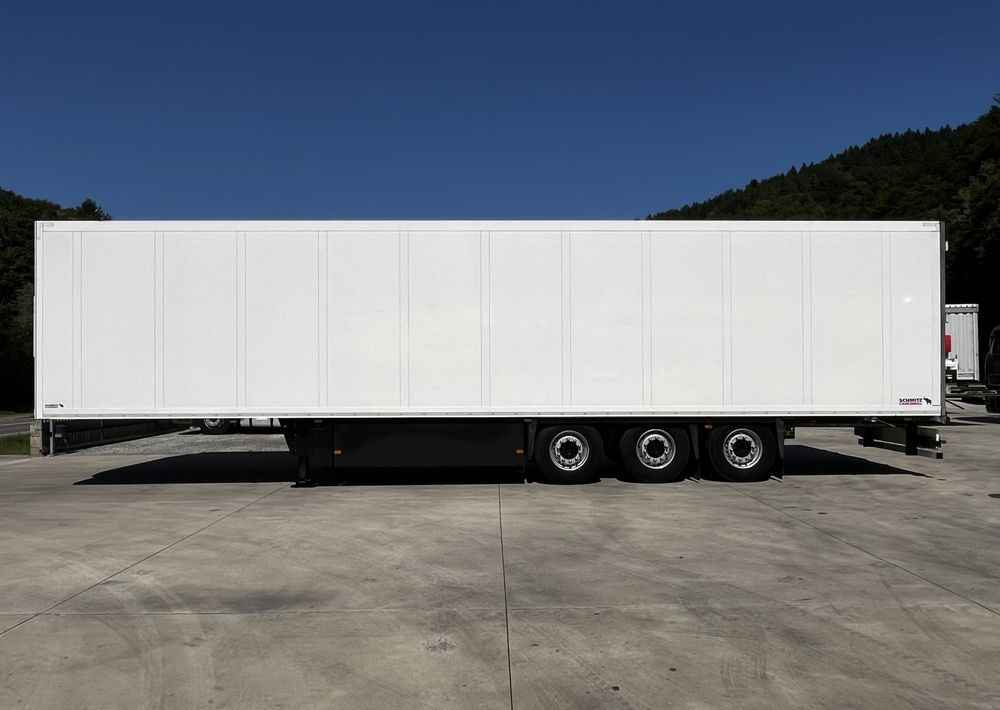 Schmitz Cargobull Chłodnia // 2010 Rok // 2 osie podnoszone // Doppelstock // Kosz paletowy // - 냉동 세미 트레일러 : 사진 5 Schmitz Cargobull Chłodnia // 2010 Rok // 2 osie podnoszone // Doppelstock // Kosz paletowy // - 냉동 세미 트레일러 : 사진 5