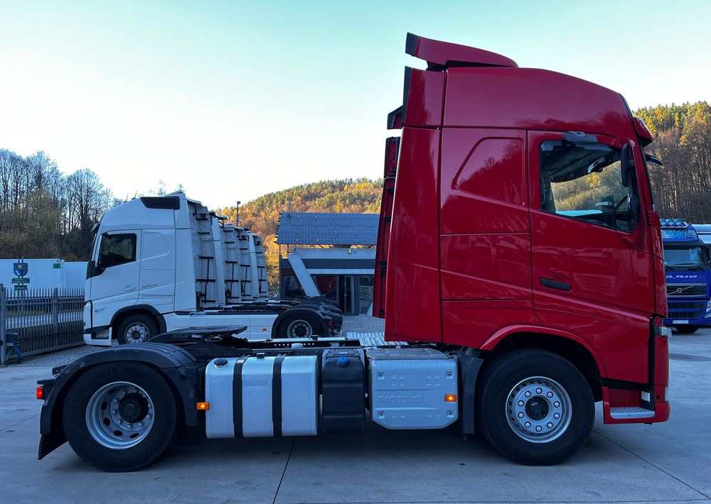 Volvo FH // Standard // 2018 // Duże zbiorniki // Klima postojowa // Radary // Idealny ! - 트랙터 유닛 : 사진 4 Volvo FH // Standard // 2018 // Duże zbiorniki // Klima postojowa // Radary // Idealny ! - 트랙터 유닛 : 사진 4
