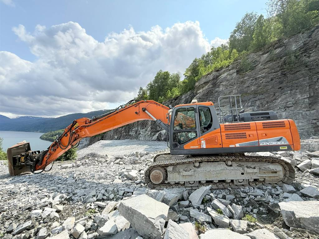 Doosan DX 300 LC-5 - 크롤러 굴삭기 : 사진 3 Doosan DX 300 LC-5 - 크롤러 굴삭기 : 사진 3