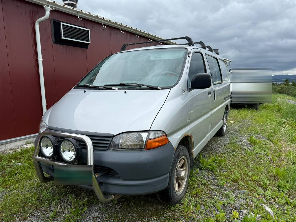 Toyota Hiace 4x4 - 패널 밴 : 사진 4 Toyota Hiace 4x4 - 패널 밴 : 사진 4