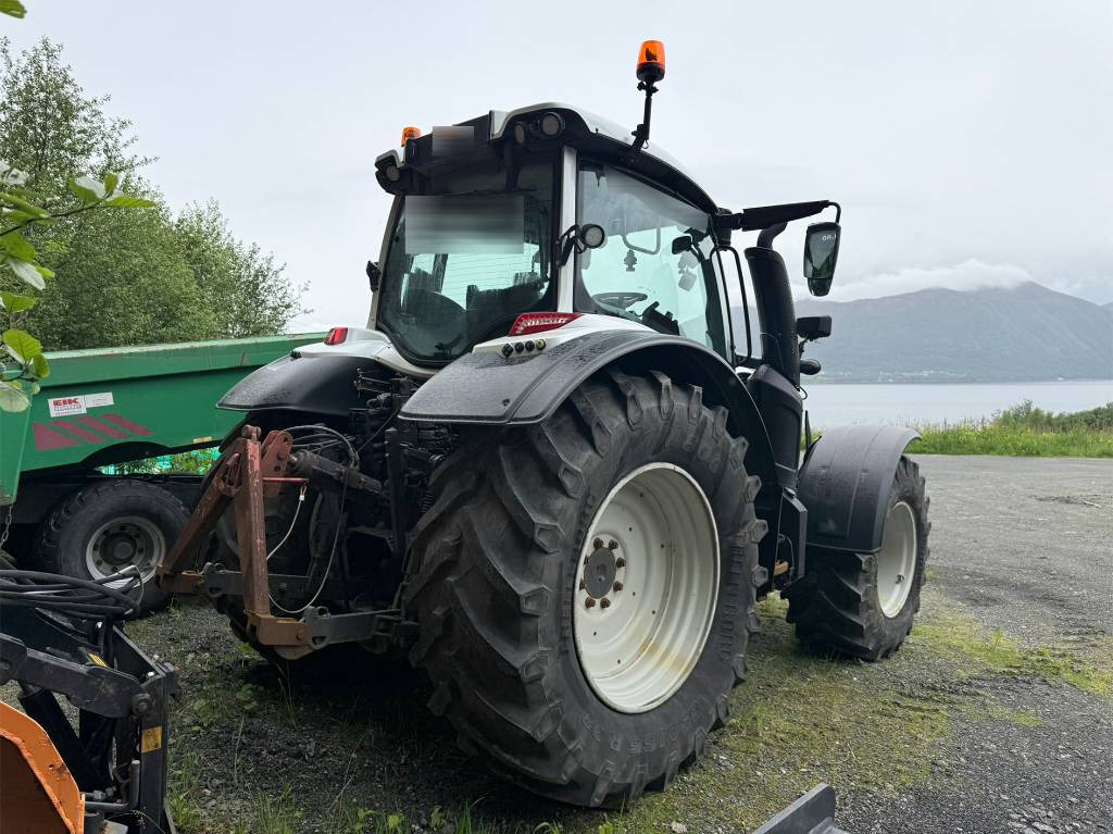 Valtra N 174 med frontlaster - 장궤형 트랙터 : 사진 3 Valtra N 174 med frontlaster - 장궤형 트랙터 : 사진 3