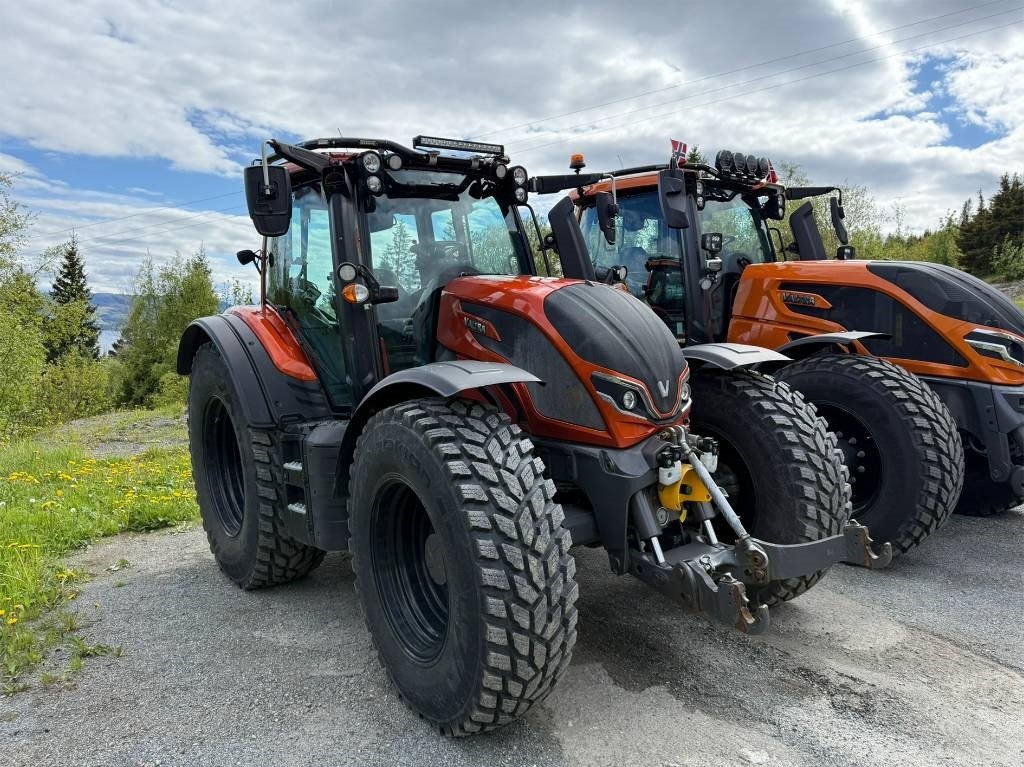 Valtra N175 V inkl. Noremat armklipper kantslåttløsning - 장궤형 트랙터 : 사진 3 Valtra N175 V inkl. Noremat armklipper kantslåttløsning - 장궤형 트랙터 : 사진 3
