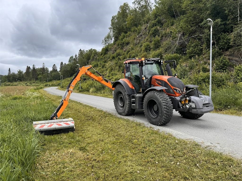 Valtra N175 V inkl. Noremat armklipper kantslåttløsning - 장궤형 트랙터 : 사진 1 Valtra N175 V inkl. Noremat armklipper kantslåttløsning - 장궤형 트랙터 : 사진 1