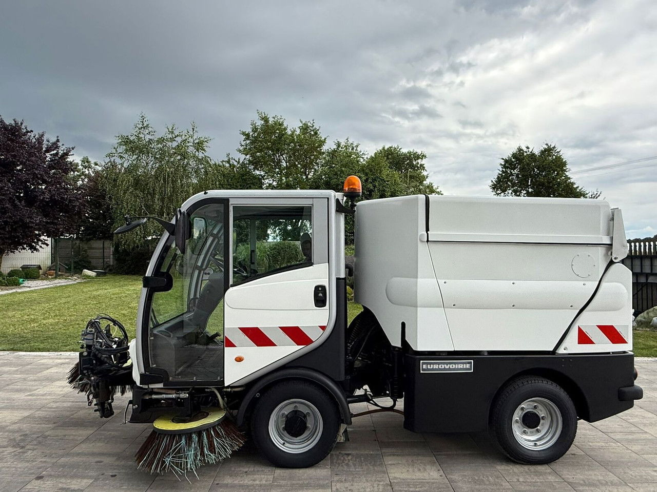 Bucher CityCat 2020 Zamiatarka 3 szczotki Klimatyzacja Ka mera cofania - 거리 청소 차량 : 사진 5 Bucher CityCat 2020 Zamiatarka 3 szczotki Klimatyzacja Ka mera cofania - 거리 청소 차량 : 사진 5