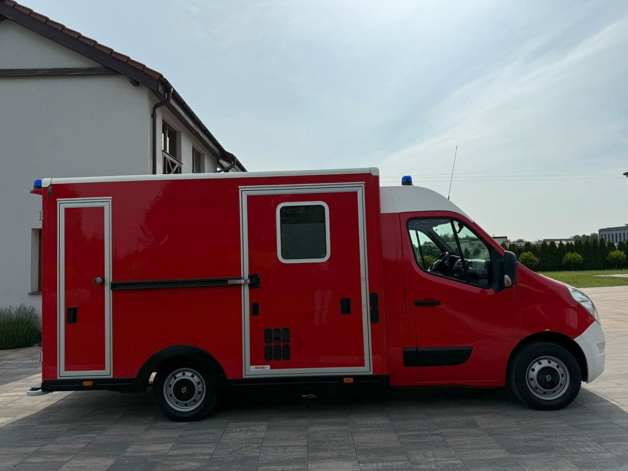 Renault Master Karetka Ambulans pogotowie kontenerowe - 구급차 : 사진 4 Renault Master Karetka Ambulans pogotowie kontenerowe - 구급차 : 사진 4