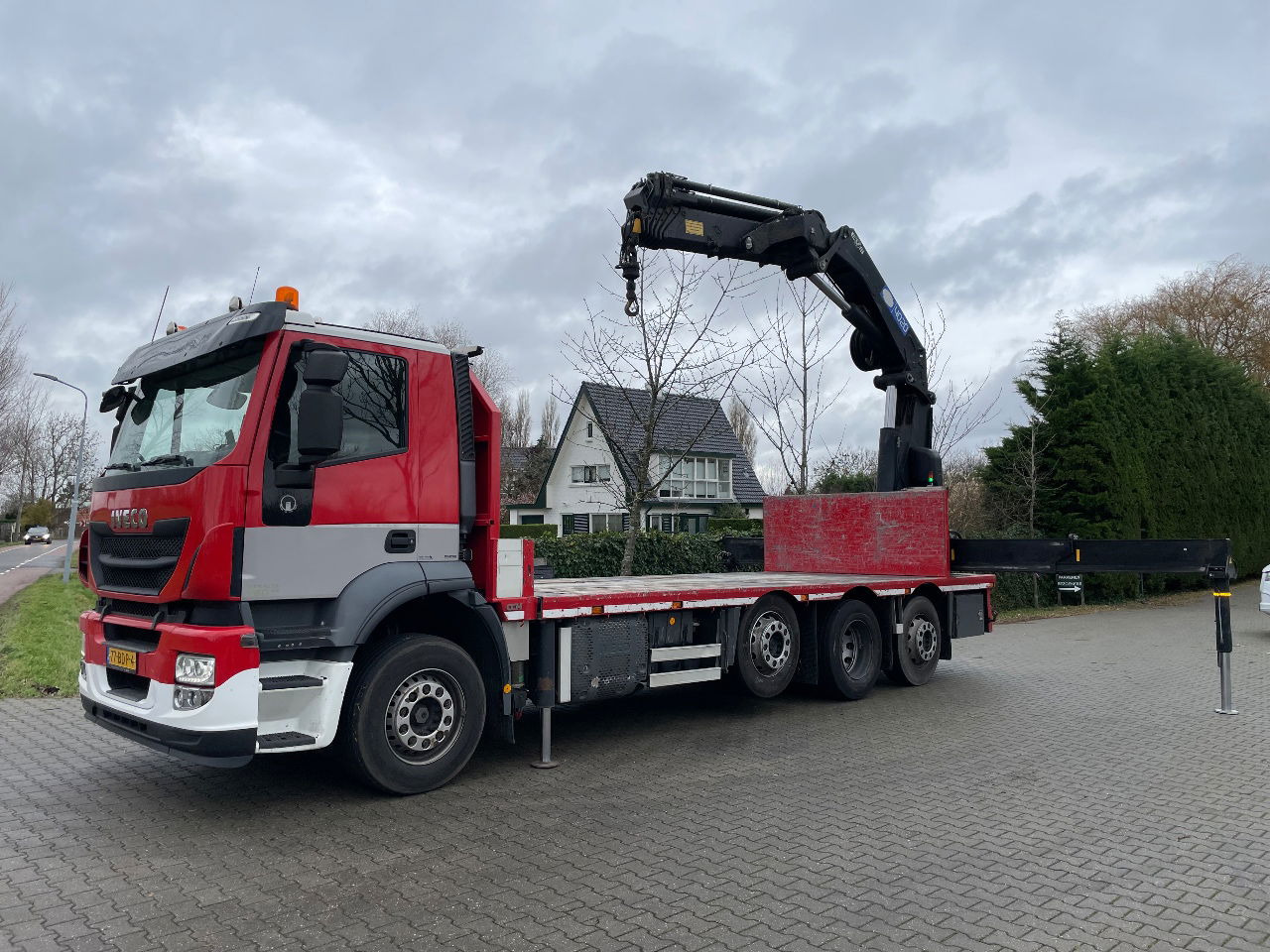 Iveco Stralis 360 with HMF 4020 K5 crane - 크레인 트럭 : 사진 1 Iveco Stralis 360 with HMF 4020 K5 crane - 크레인 트럭 : 사진 1