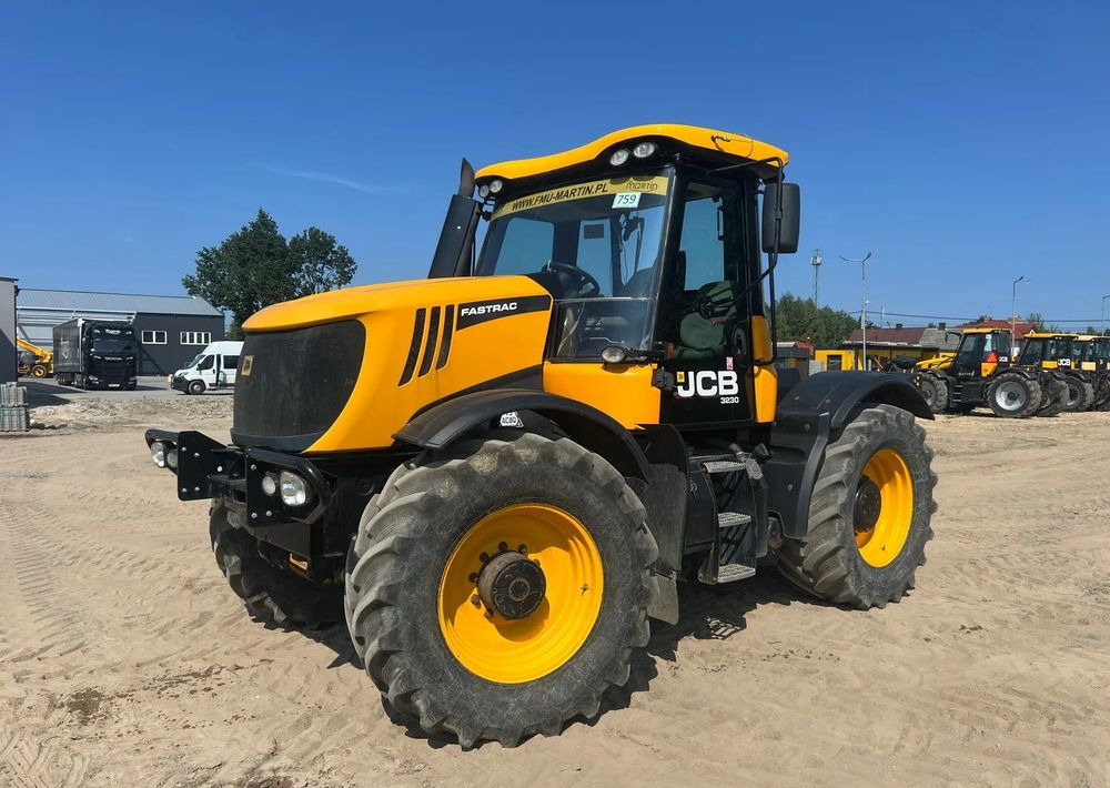 JCB FASTRAC 3230 XTRA - 장궤형 트랙터 : 사진 1 JCB FASTRAC 3230 XTRA - 장궤형 트랙터 : 사진 1