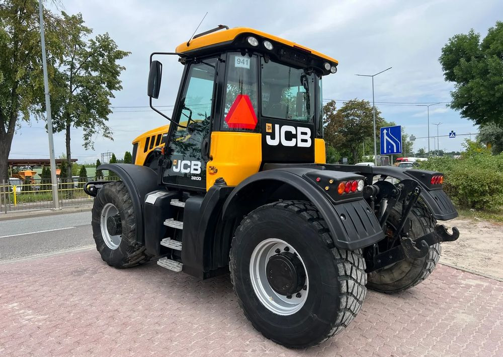 JCB Fastrac 3200 Sisu Xtra - 장궤형 트랙터 : 사진 3 JCB Fastrac 3200 Sisu Xtra - 장궤형 트랙터 : 사진 3