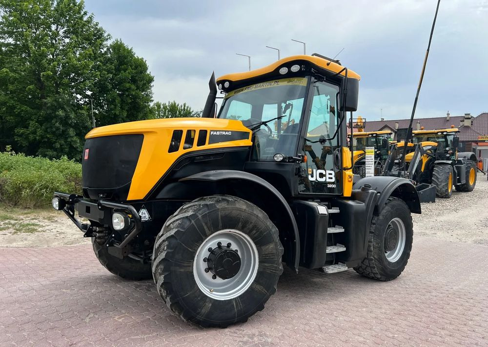 JCB Fastrac 3200 Sisu Xtra - 장궤형 트랙터 : 사진 1 JCB Fastrac 3200 Sisu Xtra - 장궤형 트랙터 : 사진 1