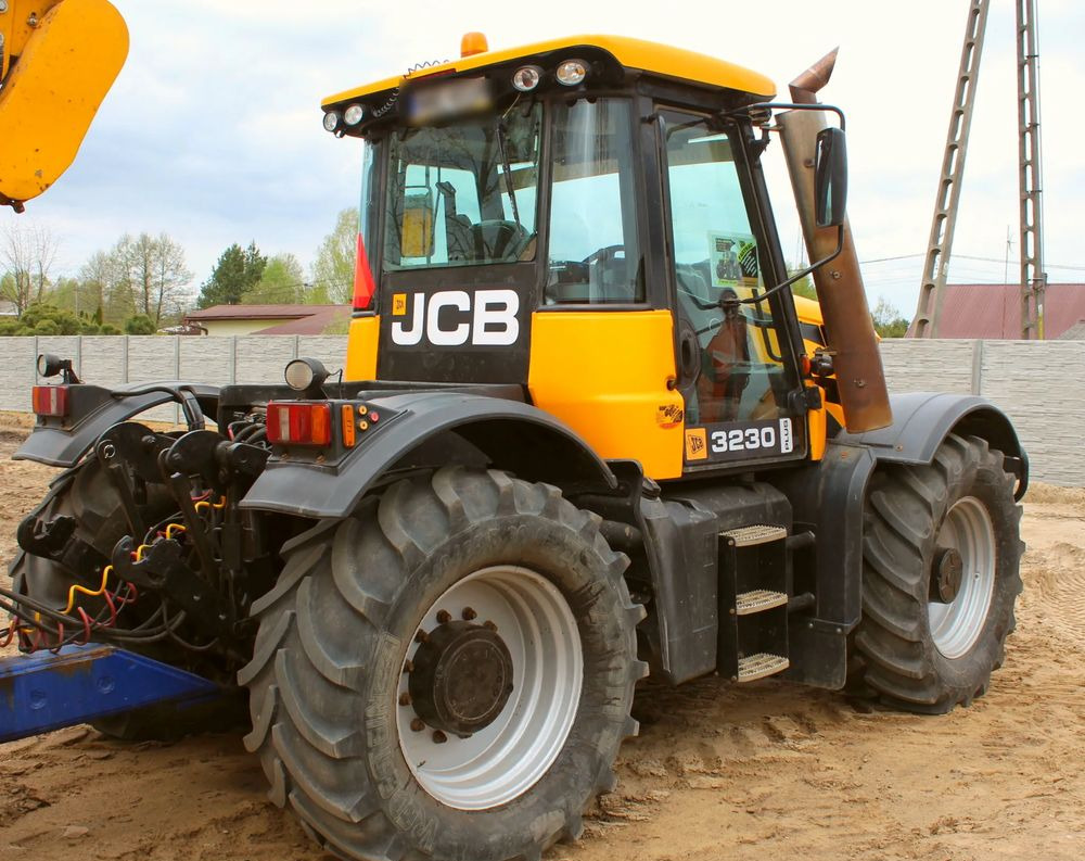 JCB Fastrac 3230 Plus - 장궤형 트랙터 : 사진 4 JCB Fastrac 3230 Plus - 장궤형 트랙터 : 사진 4