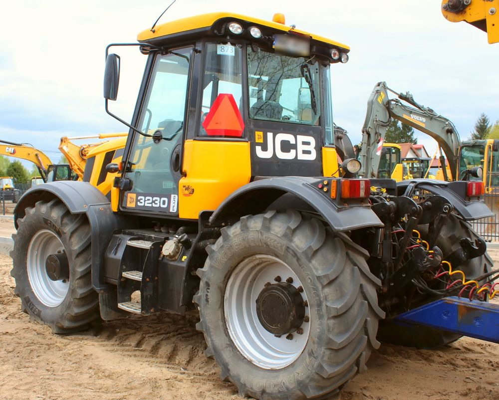 JCB Fastrac 3230 Plus - 장궤형 트랙터 : 사진 5 JCB Fastrac 3230 Plus - 장궤형 트랙터 : 사진 5