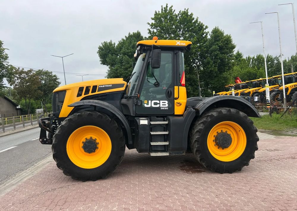 JCB Fastrac 3230 Xtra - 장궤형 트랙터 : 사진 2 JCB Fastrac 3230 Xtra - 장궤형 트랙터 : 사진 2