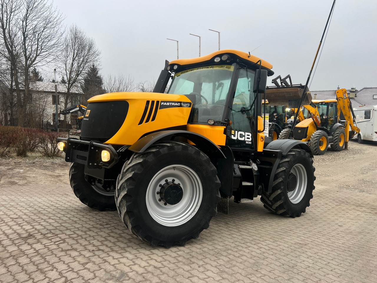 JCB Fastrac 3230 Xtra - 장궤형 트랙터 : 사진 1 JCB Fastrac 3230 Xtra - 장궤형 트랙터 : 사진 1