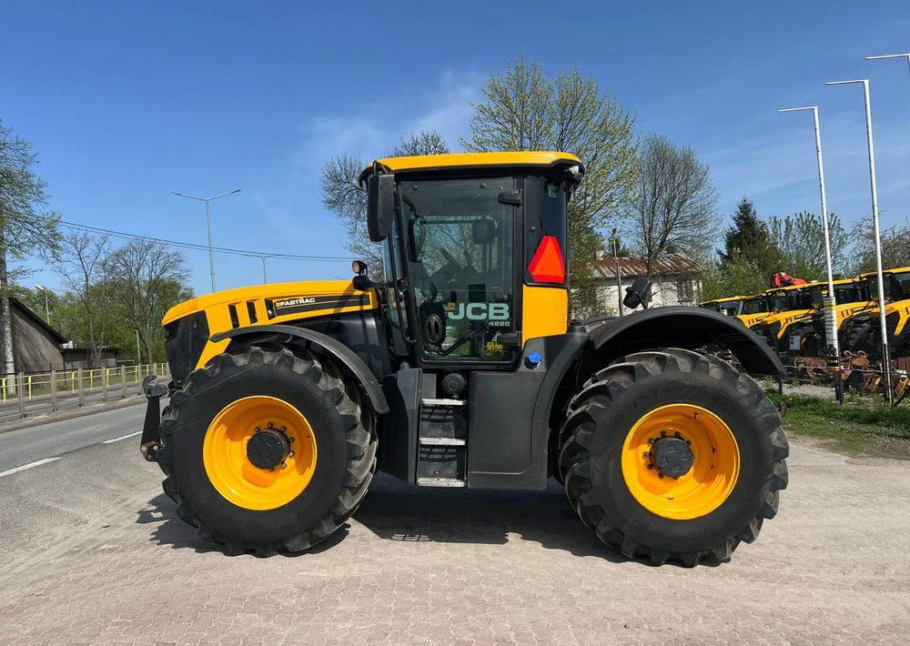 JCB Fastrac 4220 Trimble - 장궤형 트랙터 : 사진 2 JCB Fastrac 4220 Trimble - 장궤형 트랙터 : 사진 2