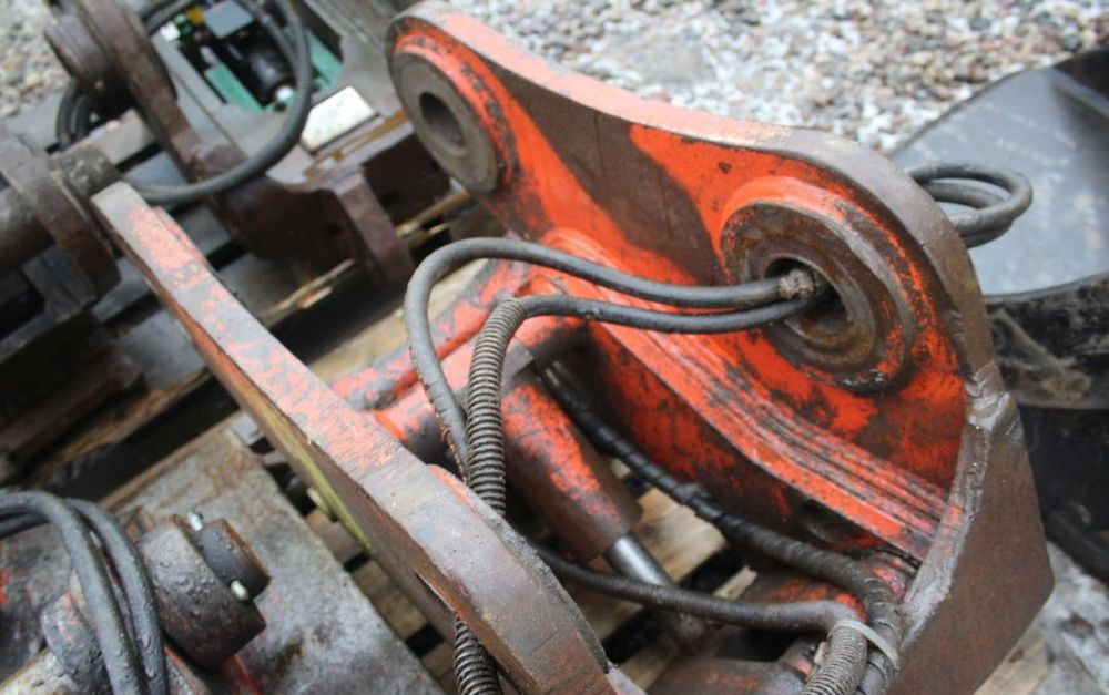 SZYBKO ZŁĄCZĘ DO KOPAREK JCB, CAT, VOLVO, KOMATSU, LIEBHERR I INNYCH - 퀵 커플러 건설기계 용 : 사진 4 SZYBKO ZŁĄCZĘ DO KOPAREK JCB, CAT, VOLVO, KOMATSU, LIEBHERR I INNYCH - 퀵 커플러 건설기계 용 : 사진 4