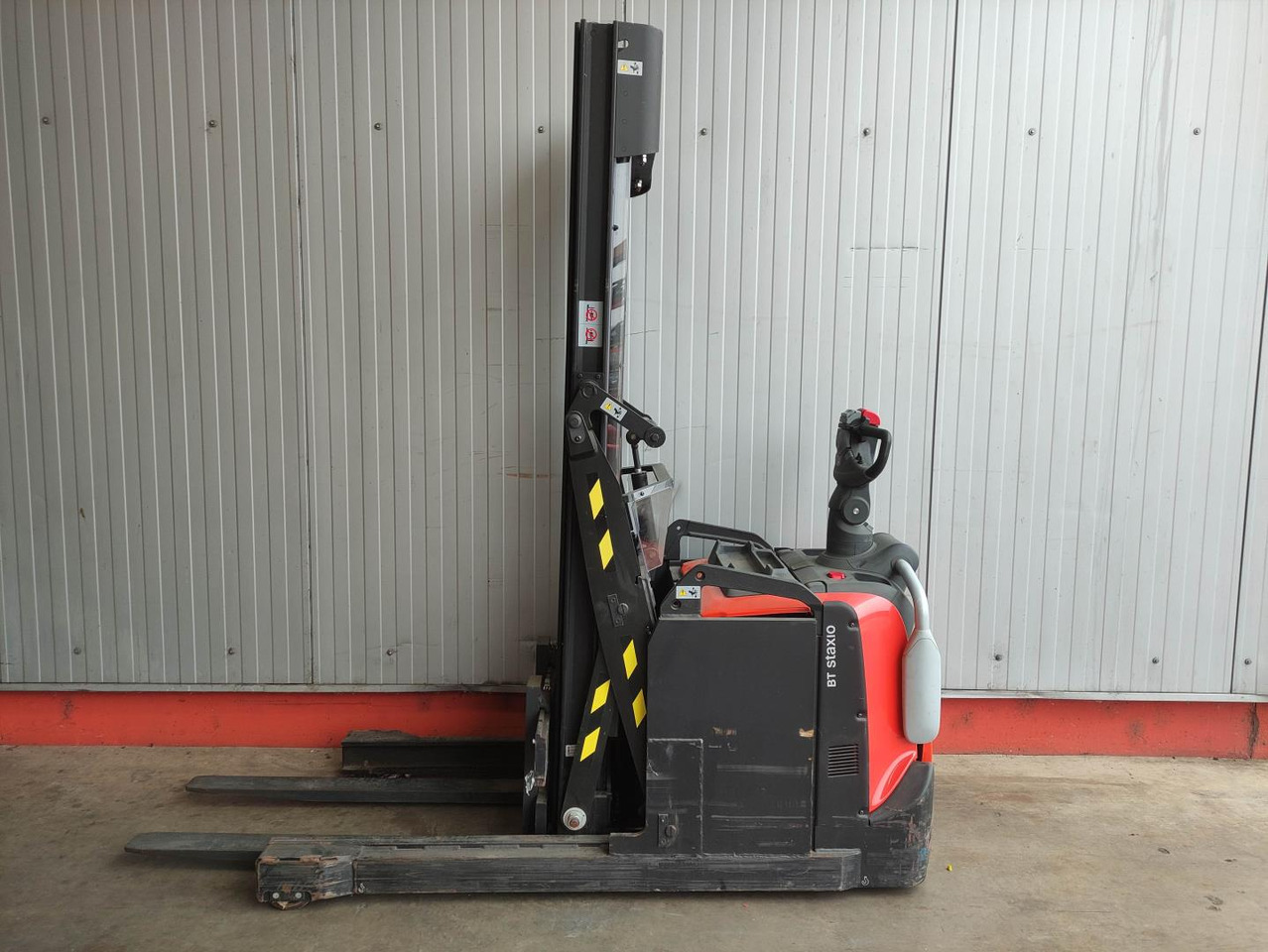 BT SPE120 XR - 리치 트럭 : 사진 1 BT SPE120 XR - 리치 트럭 : 사진 1