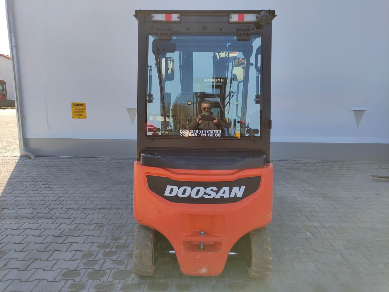 Doosan B20X-7 (Plus) - 전기 지게차 : 사진 4 Doosan B20X-7 (Plus) - 전기 지게차 : 사진 4