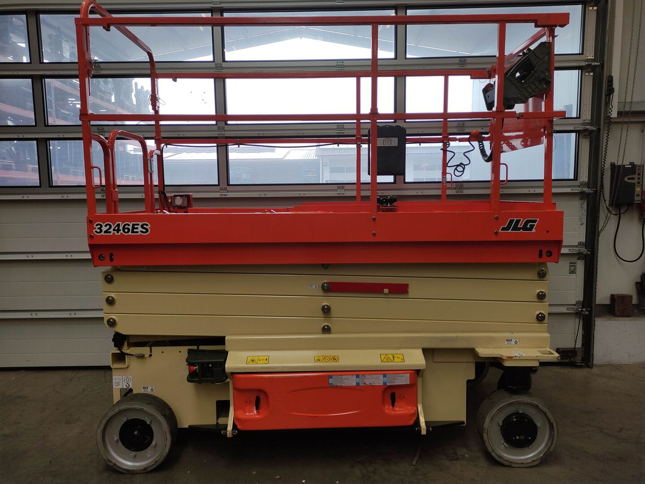 JLG 3246ES - 시저 리프트 : 사진 2 JLG 3246ES - 시저 리프트 : 사진 2
