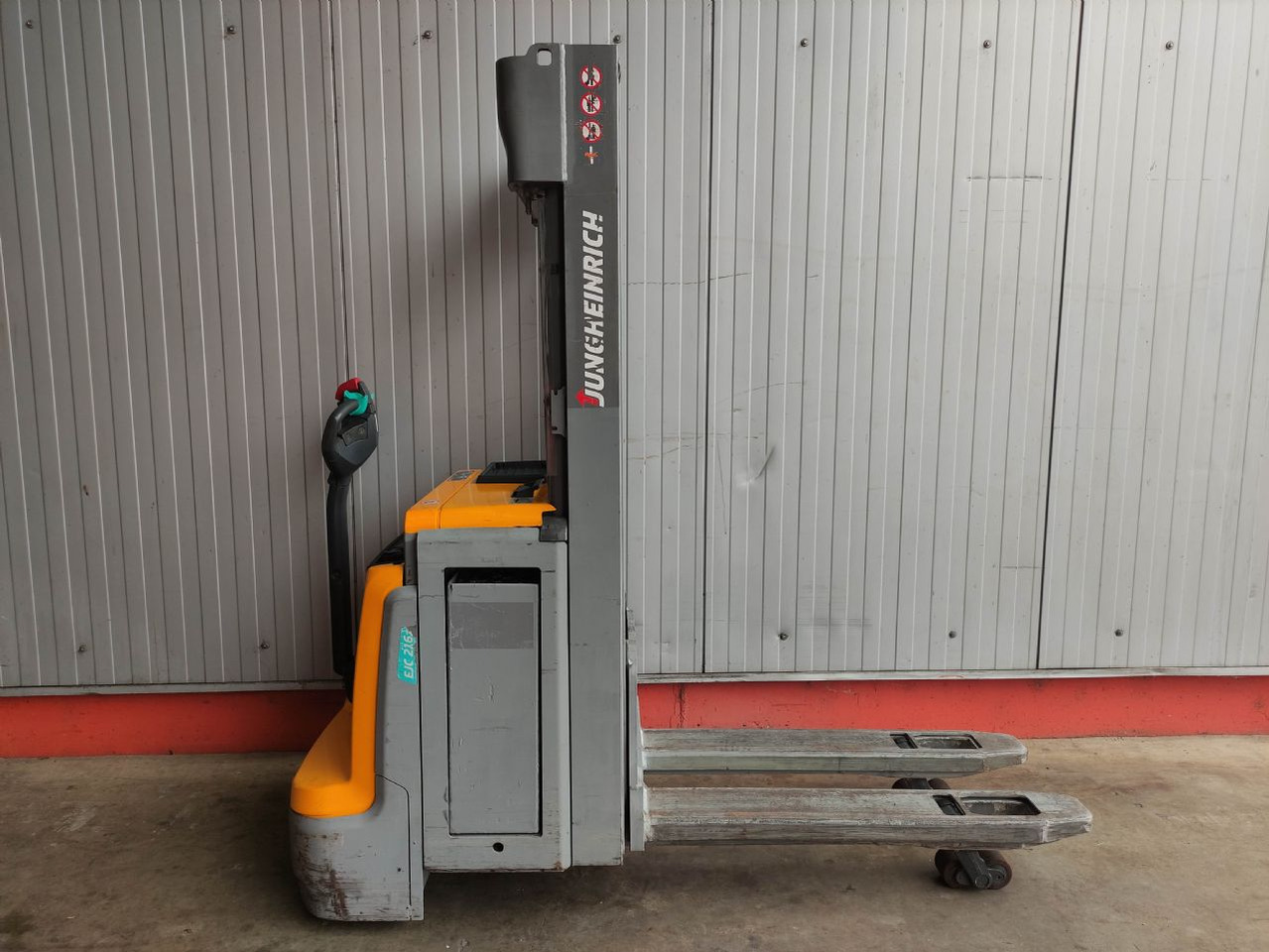 Jungheinrich EJC 216 Z - 스태커 : 사진 2 Jungheinrich EJC 216 Z - 스태커 : 사진 2