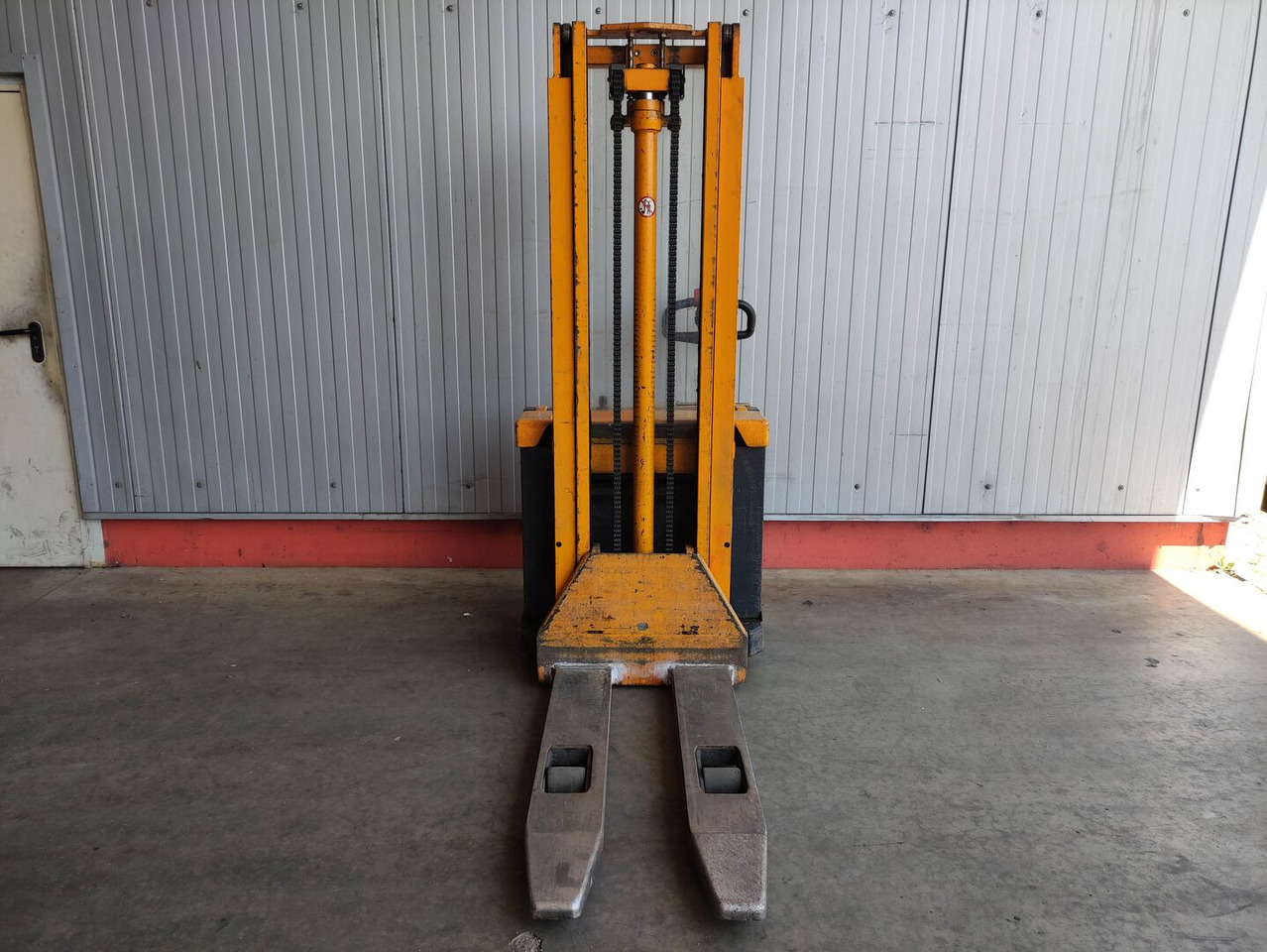 Jungheinrich EJC A 12.5 - 스태커 : 사진 3 Jungheinrich EJC A 12.5 - 스태커 : 사진 3