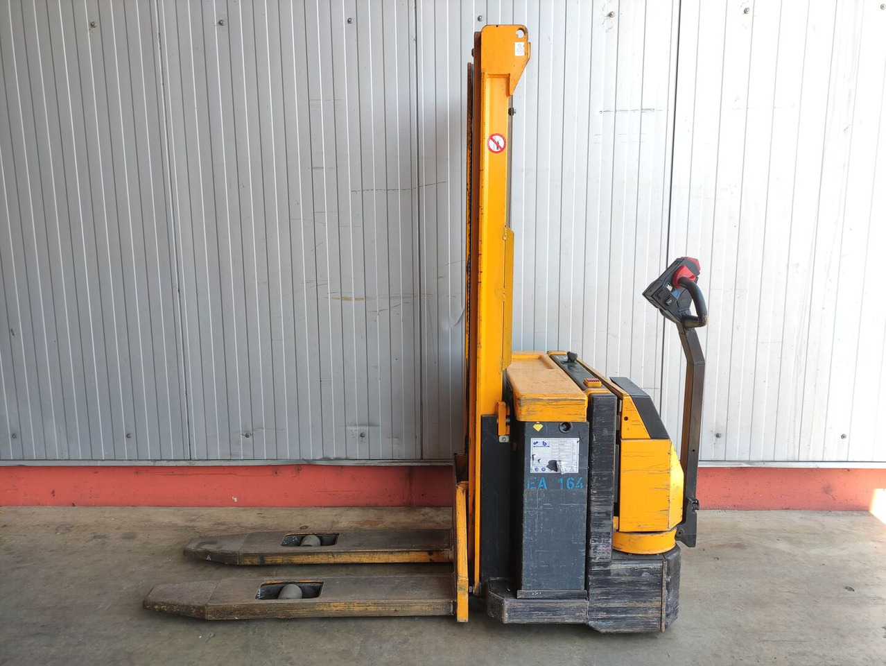 Jungheinrich EJC A 12.5 - 스태커 : 사진 1 Jungheinrich EJC A 12.5 - 스태커 : 사진 1