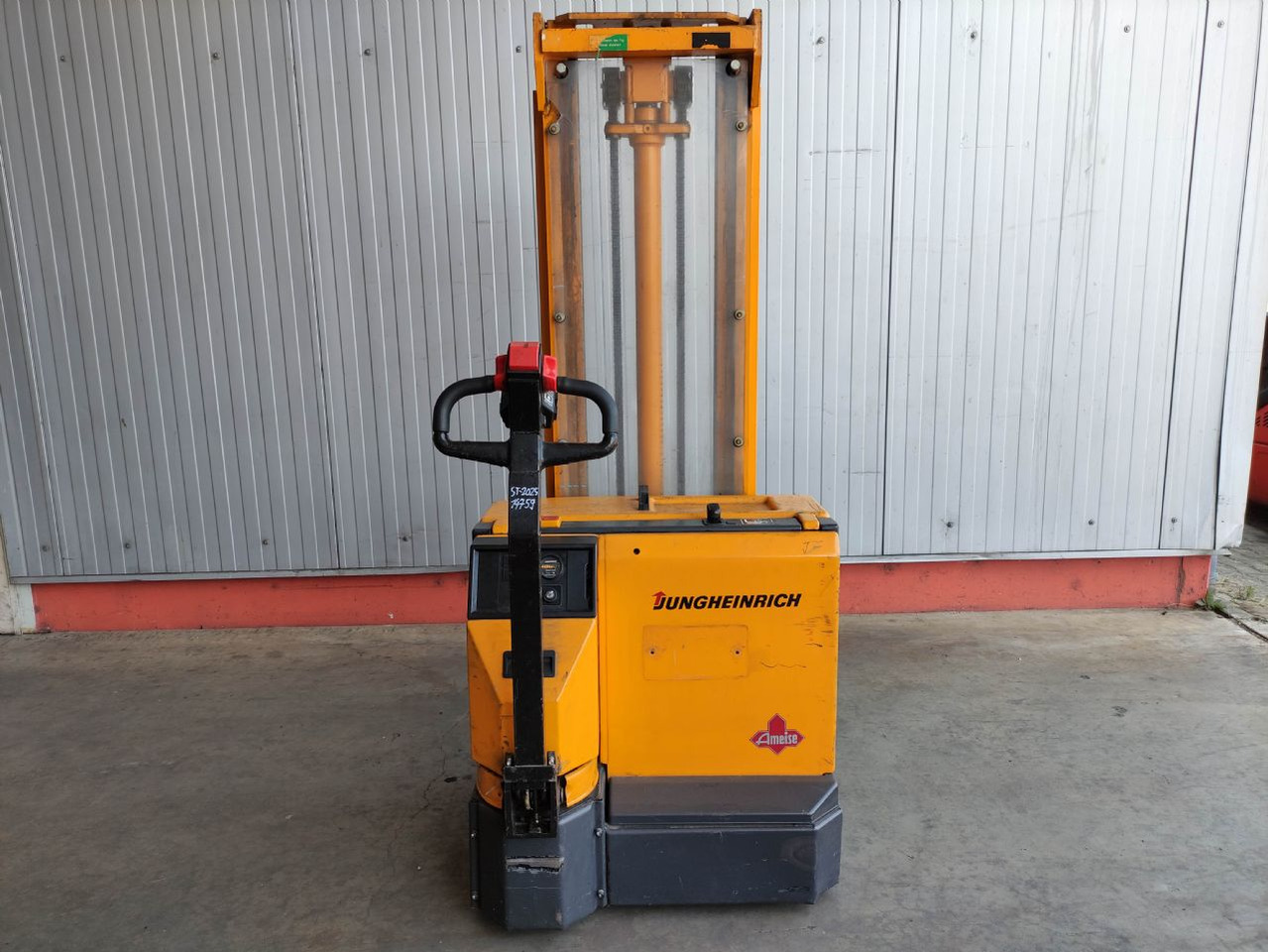 Jungheinrich EJC A12.5 G - 스태커 : 사진 4 Jungheinrich EJC A12.5 G - 스태커 : 사진 4