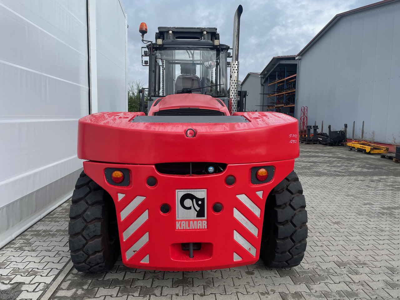 Kalmar DCG160-12 - 컨테이너 핸들러 : 사진 4 Kalmar DCG160-12 - 컨테이너 핸들러 : 사진 4