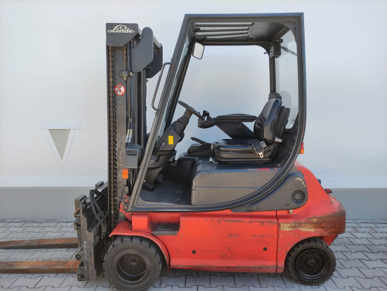 Linde E20P-02-335 - 전기 지게차 : 사진 1 Linde E20P-02-335 - 전기 지게차 : 사진 1