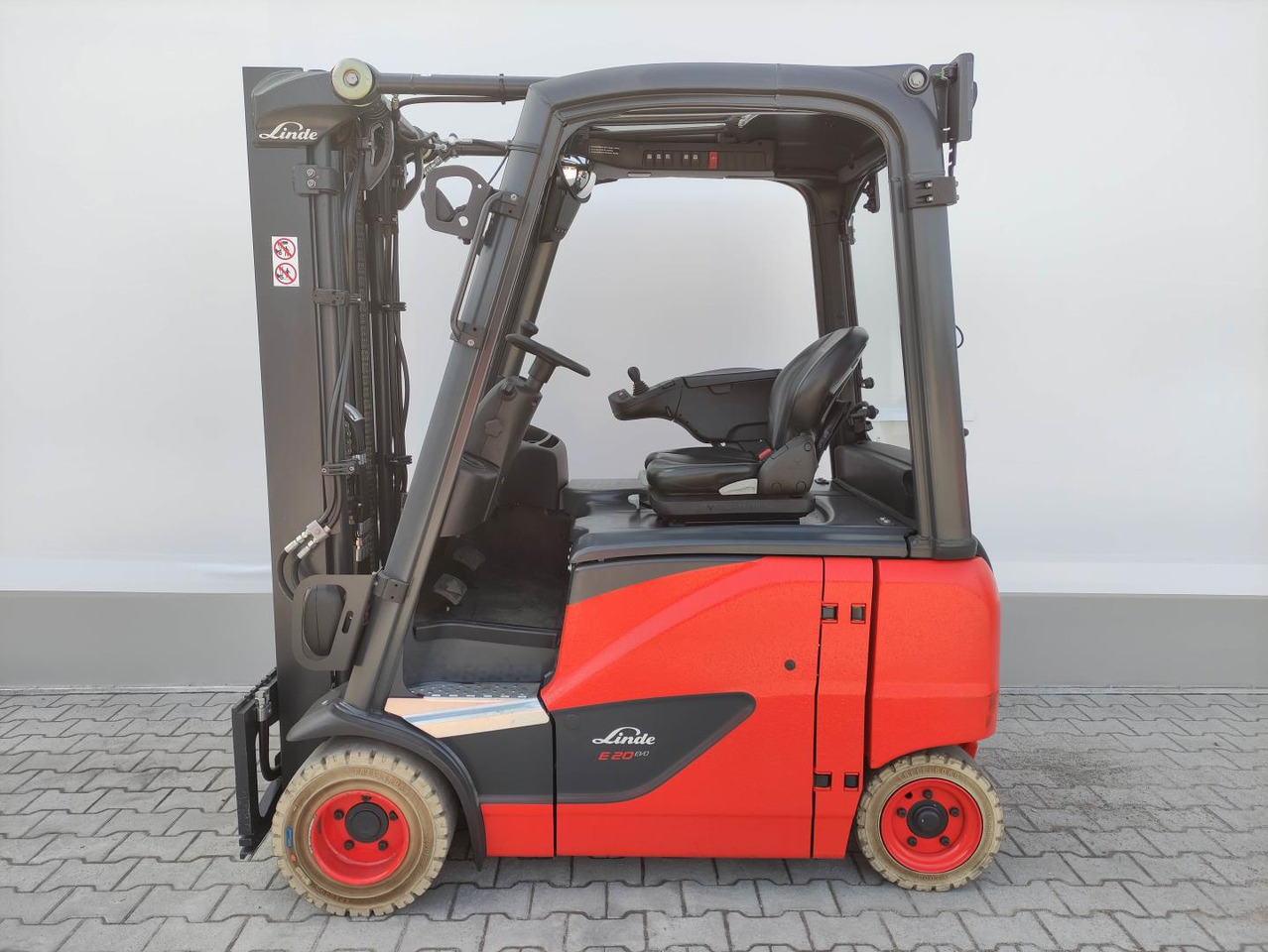 Linde E20PH-02-EVO-386 - 전기 지게차 : 사진 1 Linde E20PH-02-EVO-386 - 전기 지게차 : 사진 1